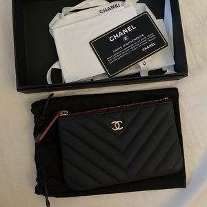 Chanel mini o case chevron